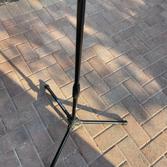 Samson Tripod Microphone Stand With Microphone Holder - Picture 7 of 9